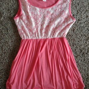 Flowy top with lace detail size XL